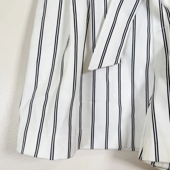 ZARA  | PLEATED HIGH WAIST PAPER BAG WHITE STRIPED SHORT - Picture 7 of 14